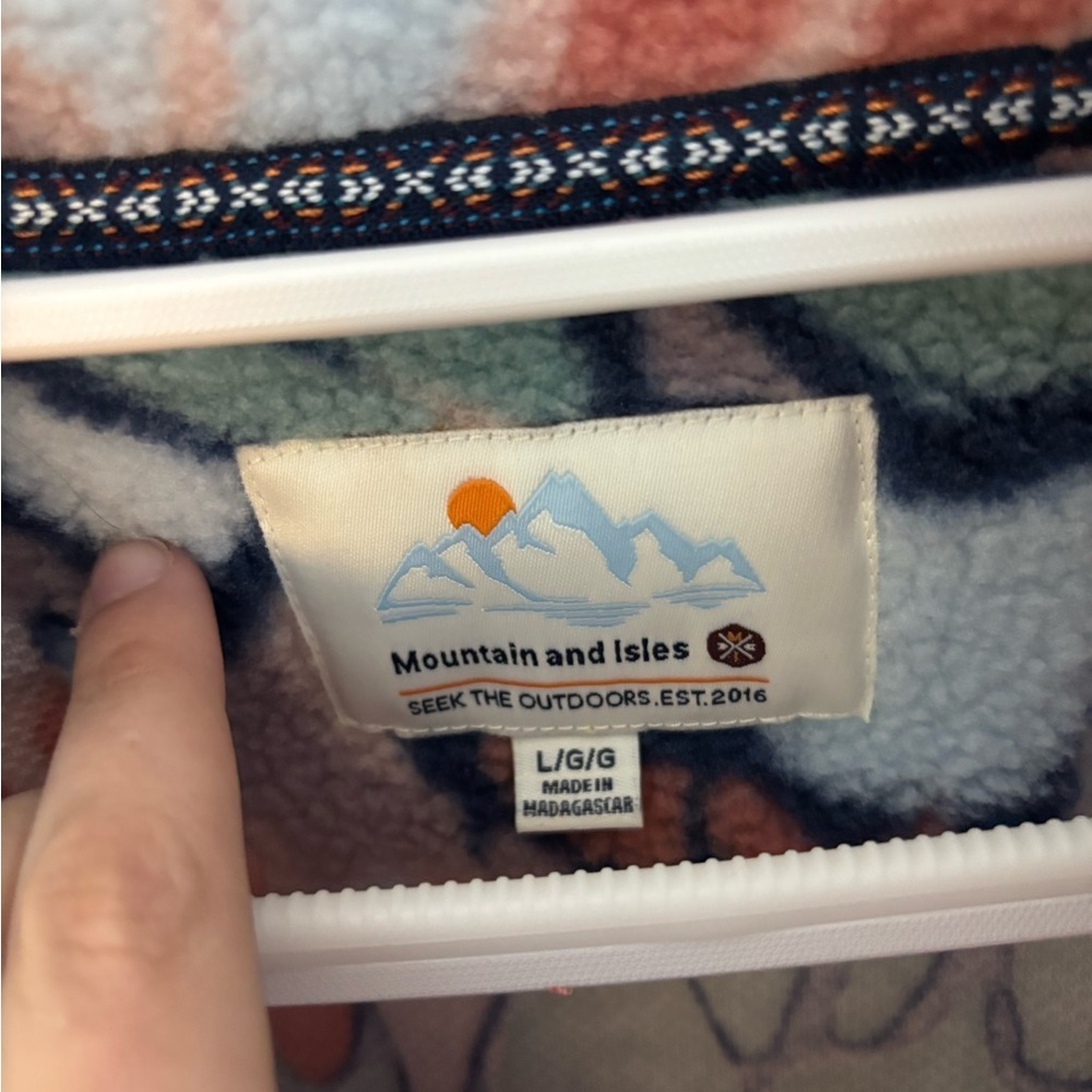 Colorful Mountain and Isles Patterned Fleece Pullover - Picture 6 of 10